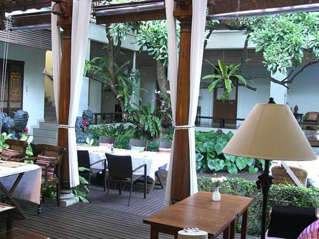 Baan Klang Wiang Hotel Chiang Mai Extérieur photo